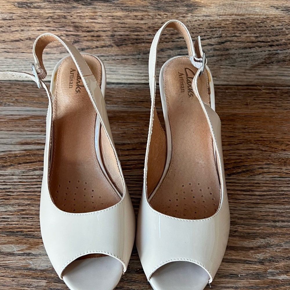 Clarks Women's Cream Peep-Toe Slingback Shoes